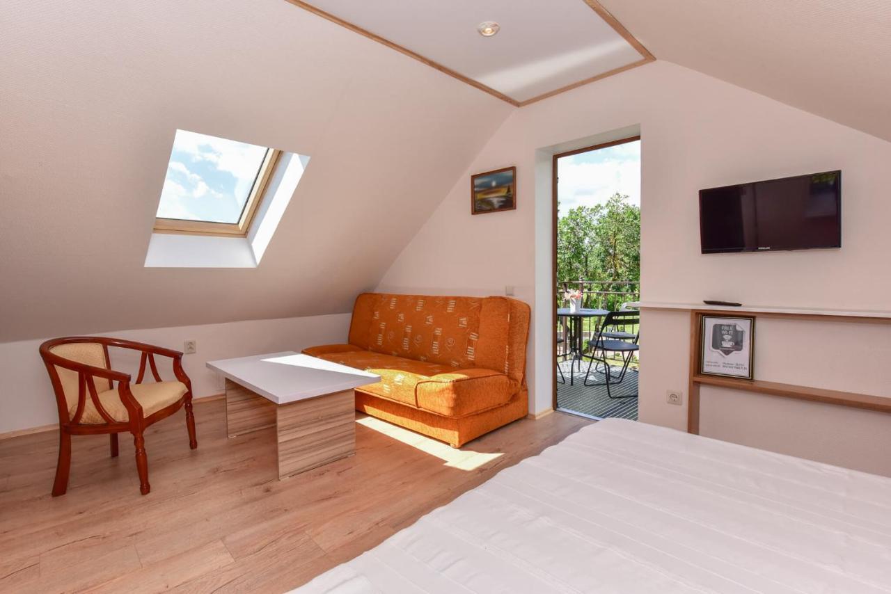 "Trakaitis" Nameliai Hotel Екстериор снимка